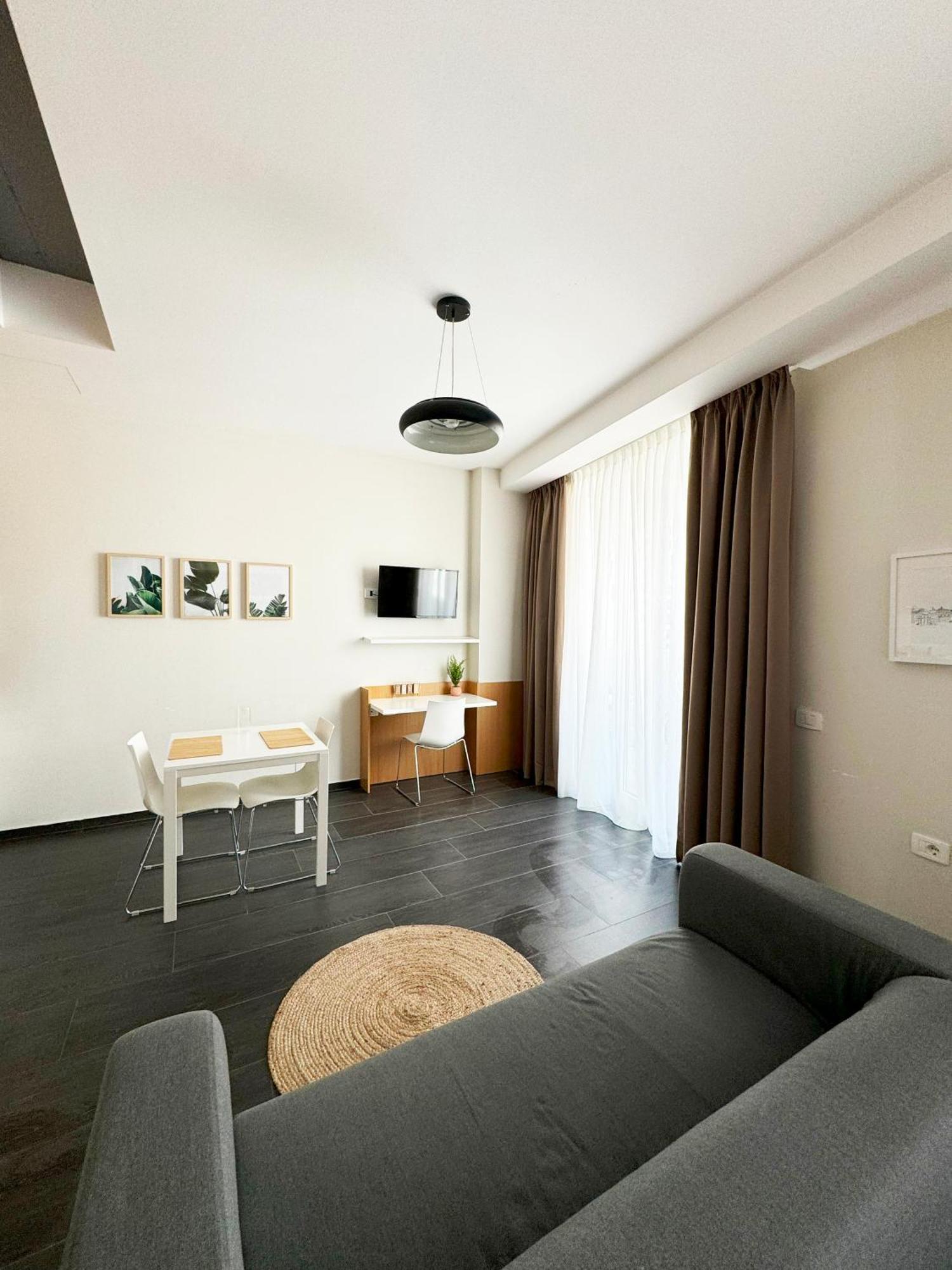 Magnet Residence Condo 1 Self Checkin Tirana Esterno foto